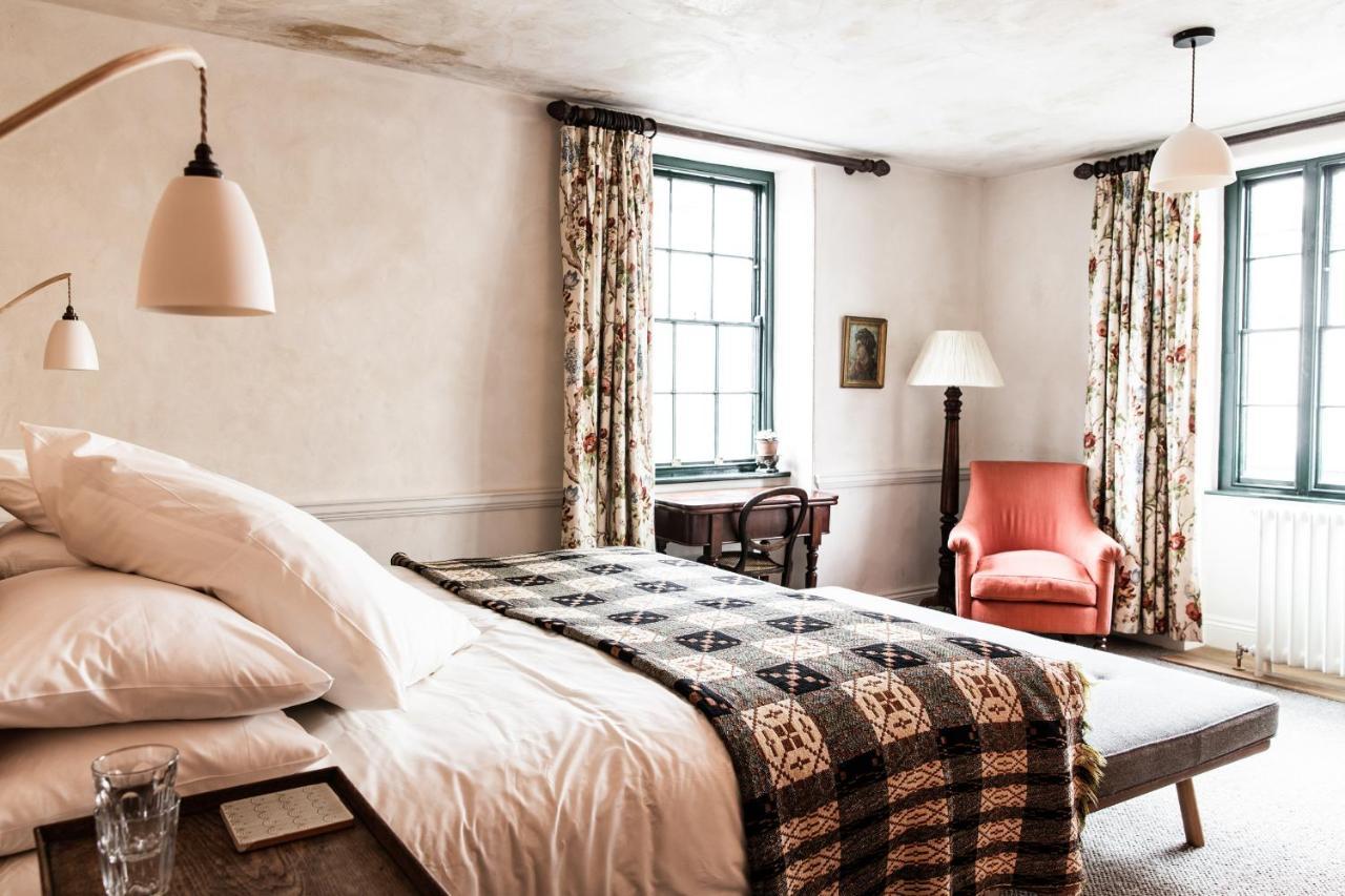 The Bull Inn Totnes Bagian luar foto