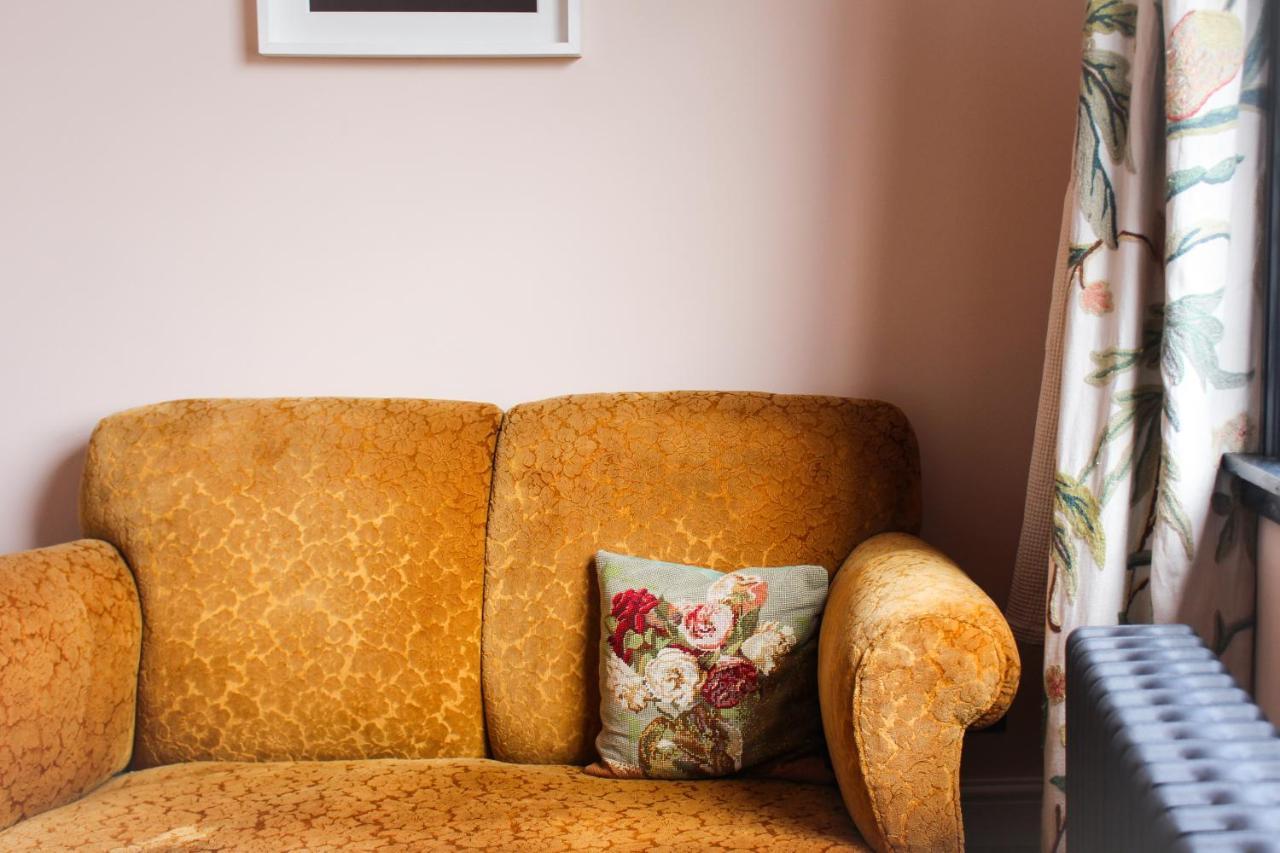 The Bull Inn Totnes Bagian luar foto